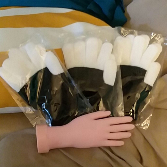 Set of Knit Finger Gloves - Picture 4 of 4